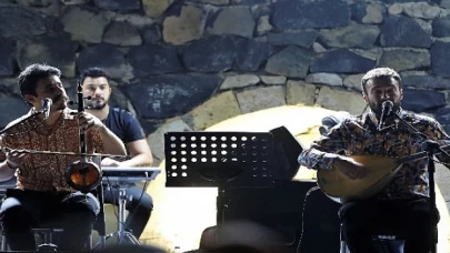 Nevşehir Kalesi’nde Türkü Ziyafeti