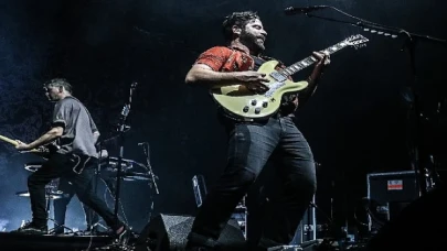 'PSM Loves Summer by %100 Müzik’ ikinci yılını Foals ile tamamladı!