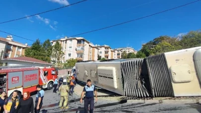 Başakşehir'de İETT otobüsü devrildi: Yaralılar var