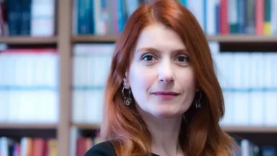 Cumhuriyet gazetesinin yeni Genel Yayın Yönetmeni Mine Esen oldu