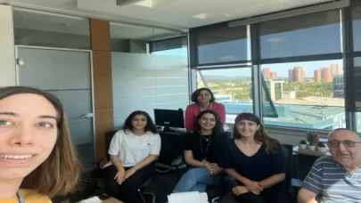 Hocası olduğu üniversitede yeniden öğrenci oldu