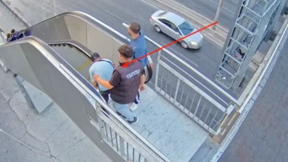 İBB'ye bir 'yürüyen merdiven' sabotajı daha! Merdiveni durdurdular, kumpası 'çak' hareketiyle kutladılar