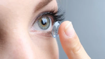 Singapur'da gözyaşıyla şarj olabilen akıllı kontakt lensler geliştirildi