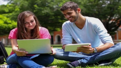 Üniversite öğrencilerine 8 bin lira destek