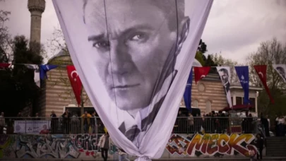 Ahmet Altan Süddeutsche Zeitung için kaleme aldı: Kötü yöneticilerin geri bıraktırdığı ülkelerde yaşayan yazarların ödediği bedel...