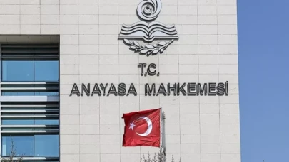 AYM'den üç parti hakkında kapatma kararı