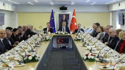 Bakan Fidan, AB ülkelerinin Ankara büyükelçileri ile bir araya geldi: Çatışmanın bölgesel düzeye ulaşmasını engellemeliyiz