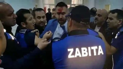 Belediye meclisi karıştı: MHP’li üye CHP’li üyenin burnunu kırdı!