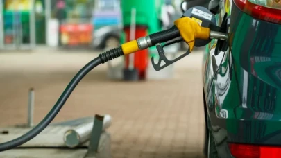 Benzinde 2 lira 7 kuruşluk indirim yapıldı