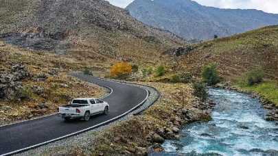 Büyükşehir Belediyesi Bahçesaray Subaşı Yolunu Asfaltladı