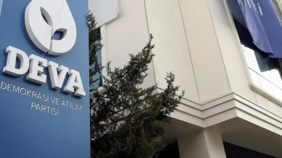 DEVA Partisi'nin Cumhuriyet'in 100. yılı için paylaştığı afiş tepkiye neden oldu