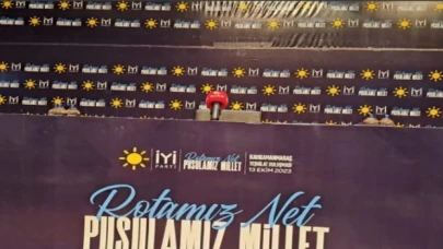 Genel Başkan Akşener’in yüzü gözükmüyor dediler, mikrofonları indirdiler!