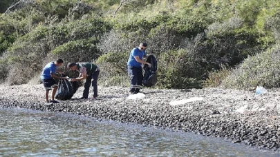 Gökova Körfezinde Araç Yolu Olmayan Koylar Temizleniyor