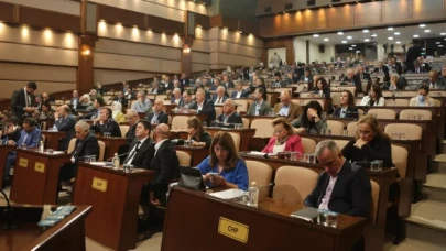 İBB Meclis'inde 'İBB'ye liyakatsiz iş alımı' tartışması