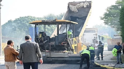 Kartepe’de İki Caddeye 3700 Ton Asfalt Serildi