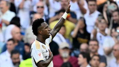 Real Madrid, Vinicius Junior'un sözleşmesini 2027'ye kadar uzattı