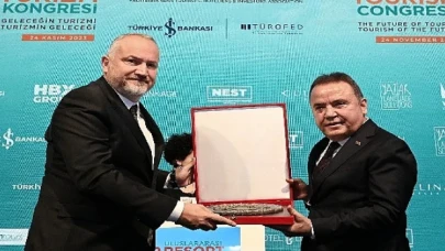 Başkan Muhittin Böcek Resort Turizm Kongresi’ne katıldı