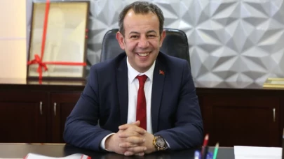 Başvurusu PM'ye sevk edilmişti: Tanju Özcan CHP'ye geri döndü