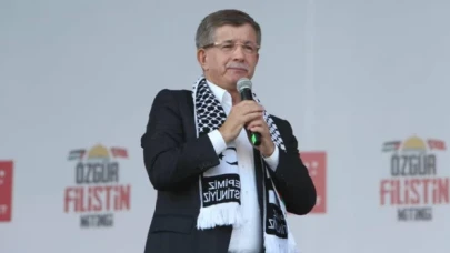 Davutoğlu: Borcunuz yoksa neden İsrail'e çimento ve demir gidiyor?