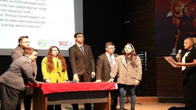 Edremit’te Öğretmenler Günü kutlandı