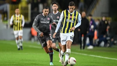 Fenerbahçe evinde kazanarak liderliğini sürdürdü