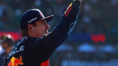 Formula 1'de sezonun son yarışını Verstappen kazandı