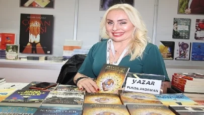 Funda Akosman, TÜYAP’ta okurlarıyla buluştu