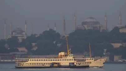 İstanbul'da vapur seferlerine hava muhalefeti engeli