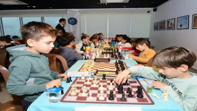 İzmir Karabağlar’dan Başöğretmen Atatürk Turnuvası