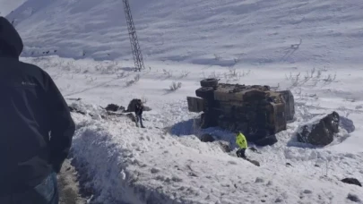 Van'da askeri araç devrildi: Yaralılar var