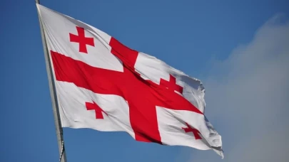AB, Gürcistan'a aday ülke statüsü verdi