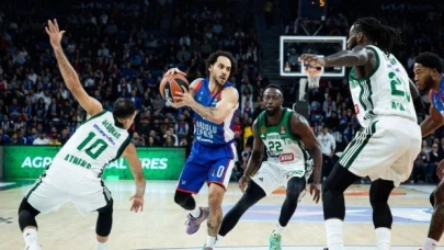 Anadolu Efes, eski koçu Ergin Ataman'ın çalıştırdığı Panathinaikos'u devirdi