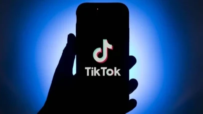 Antalya'da, sosyal medyada "müstehcen" yayın yapan kadın gözaltına alındı