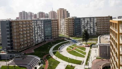 Bir KYK yurdunda daha asansör krizi; "O kadar hızlı inmesi hiç normal değil!"