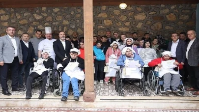 Engelsiz Şefler Maharetlerini Mutfakta Sergiledi