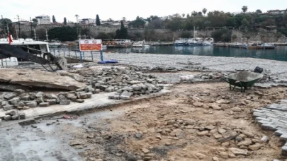 Fırtına yat limanını bu hale getirdi