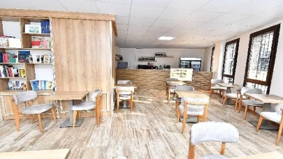 Gençler istedi, Başkan Soyer yaptı  İzmirli gençler için 24 saat yaşayan kütüphane