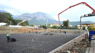 Göynük kapalı pazar yerinde beton dökümü başladı