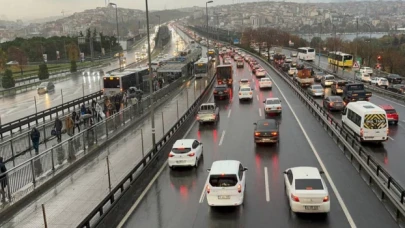 Haftanın ilk iş günü İstanbul'da trafik yoğunluğu yüzde 81'e çıktı
