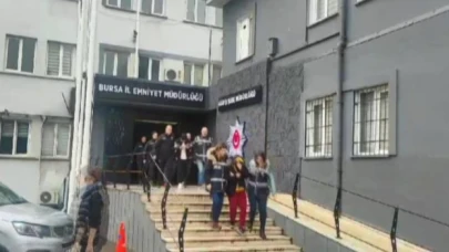 Kendilerini depremzede olarak tanıtıp kiraladıkları dairelerde zorla fuhuş yaptırdılar