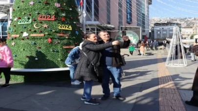 Kocaeli İzmit 2024’ü kendi ağacıyla karşılıyor