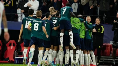 Premier Lig'de Arsenal yeniden zirvede