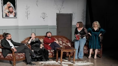 Şehir Tiyatrosu Oyuncularından Kahkaha Tufanı