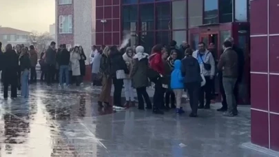 Sigaranın zararları panelinde sigara molası