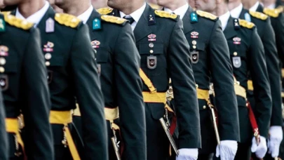 Ümit Özdağ: Atatürk fotoğrafı takmayan teğmenlere tepki gösteren 4 teğmen hakkında TSK’dan ihraç kararı alındı