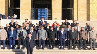 ANAP’tan Anıtkabir’e tarihi ziyaret