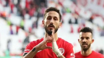 Bakan Yerlikaya: Antalyaspor'un İsrailli futbolcusu Sagiv Jehezkel ülkemizden ayrılmıştır