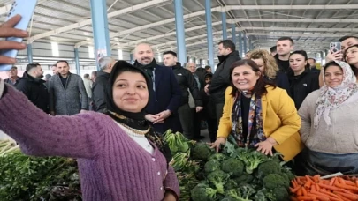 Başkan çerçioğlu Söke Bağarası salı pazarında vatandaşlarlar buluştu