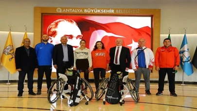 Büyükşehir Belediyesi engelli milli sporculara ekipman desteği sağladı