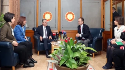CHP heyeti Parlamento Muhabirleri Derneği’ne ziyaret gerçekleştirdi